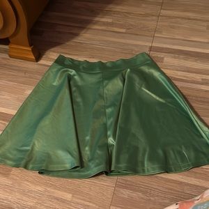 Women’s One Size Fits All Green Mini Skirt.